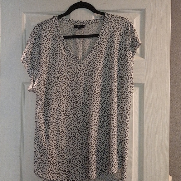 Short sleeve cheetah tee - Picture 1 of 3
